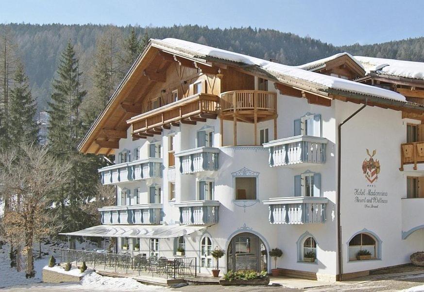 Hotel Madonnina Resort And Wellness Soraga Bagian luar foto