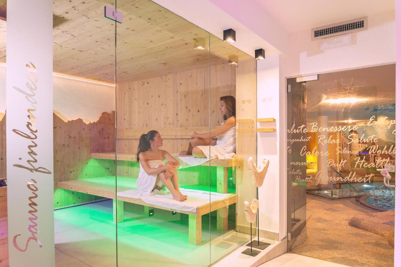 Hotel Madonnina Resort And Wellness Soraga Bagian luar foto